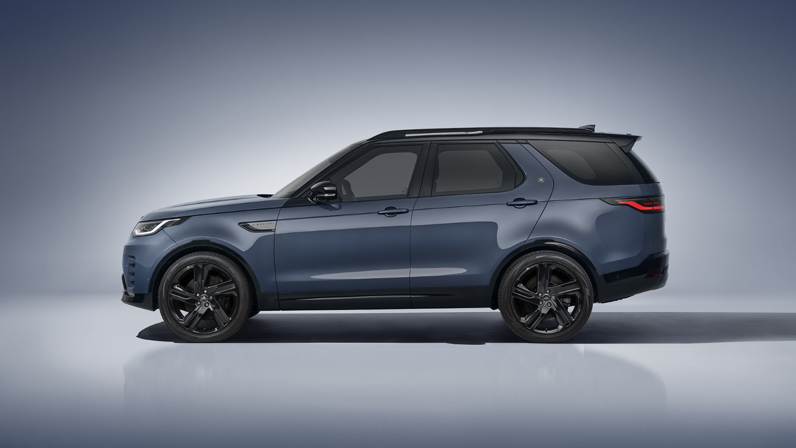 Land Rover's Aging Discovery Gains Power And A Farewell-Style Trim For 2027